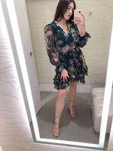 Load image into Gallery viewer, Wavelength Scallop Frill Mini