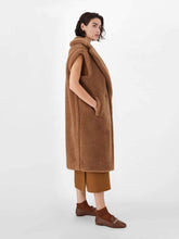 Load image into Gallery viewer, Alce Silk and Camel Teddy Vest