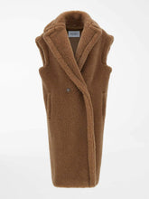 Load image into Gallery viewer, Alce Silk and Camel Teddy Vest
