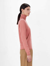 Load image into Gallery viewer, Candore Wool Turtleneck