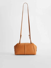 Load image into Gallery viewer, Elsab Medium Leather Tote