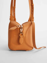 Load image into Gallery viewer, Elsab Medium Leather Tote