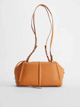 Load image into Gallery viewer, Elsab Medium Leather Tote