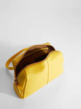 Load image into Gallery viewer, Elsac Medium Leather Tote