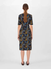 Load image into Gallery viewer, Gerald Cotton Printed Fitted Short Sleeve