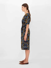 Load image into Gallery viewer, Gerald Cotton Printed Fitted Short Sleeve