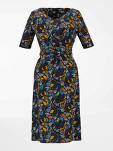 Load image into Gallery viewer, Gerald Cotton Printed Fitted Short Sleeve
