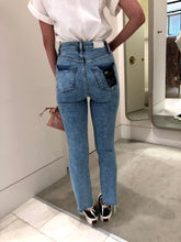 Load image into Gallery viewer, Ultra High Rise Cindy w/ Raw Hem