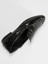 Load image into Gallery viewer, Larisa Croc Embossed Flat