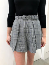 Load image into Gallery viewer, Check Pleat Shorts