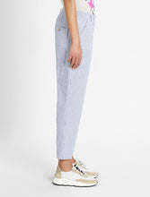 Load image into Gallery viewer, Canasta Seersucker Cropped Pant