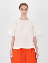 Load image into Gallery viewer, Torre Flutter Sleeve Silk Tee