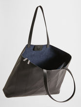 Load image into Gallery viewer, Legge Leather Tote